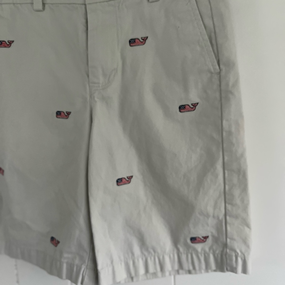 Vineyard Vines Breaker Shorts American Flag Whale Embroidered Patriotic Size 10 - Picture 7 of 8